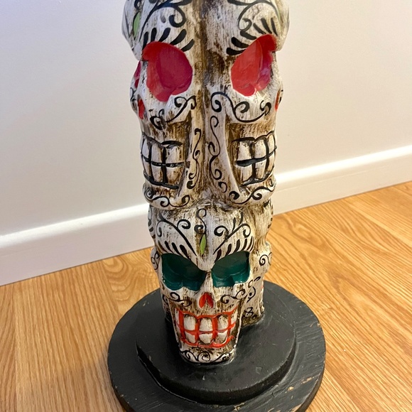 Handcrafted Indonesian Skull Pedestal Table - Picture 11 of 17